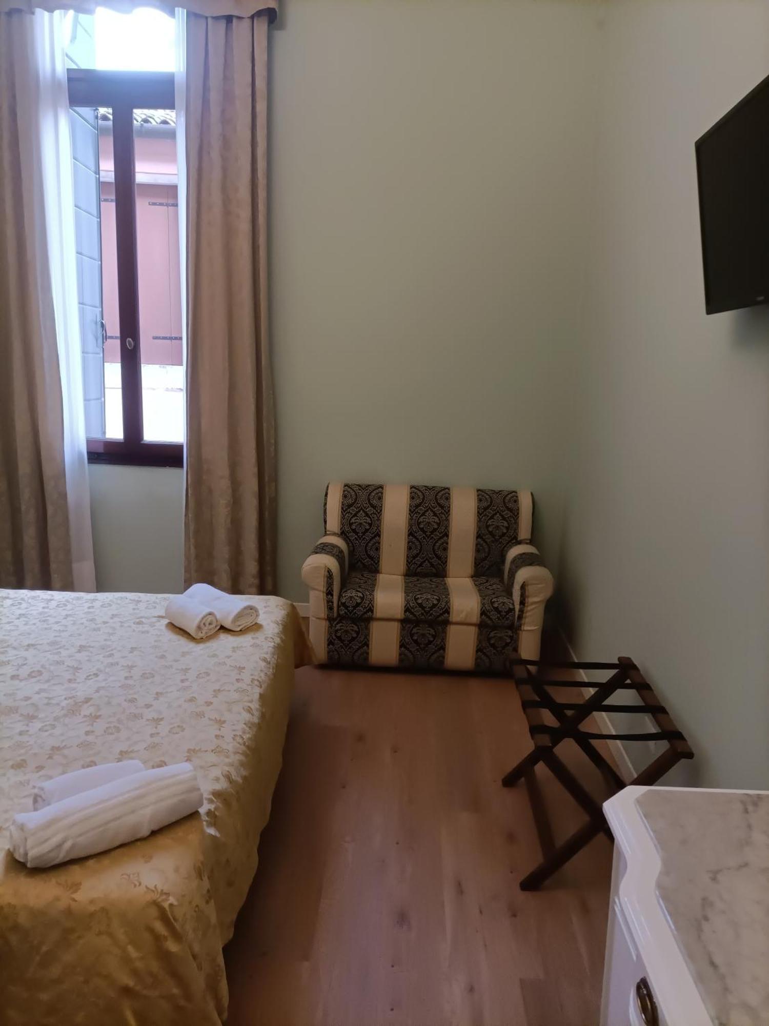 Palazzo Lion Morosini - Check In Presso Locanda Ai Santi Apostoli Veneţia Exterior foto