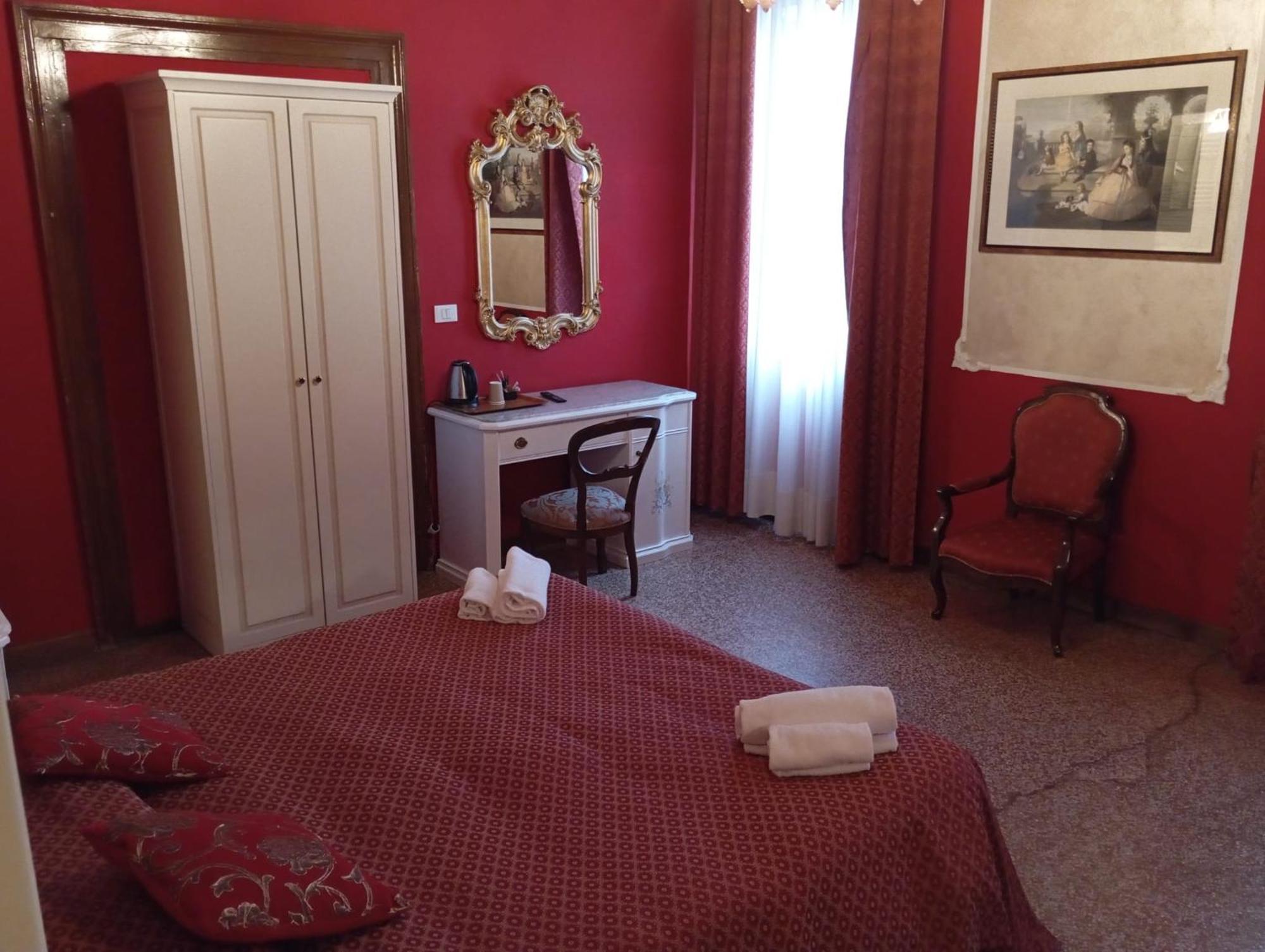 Palazzo Lion Morosini - Check In Presso Locanda Ai Santi Apostoli Veneţia Exterior foto