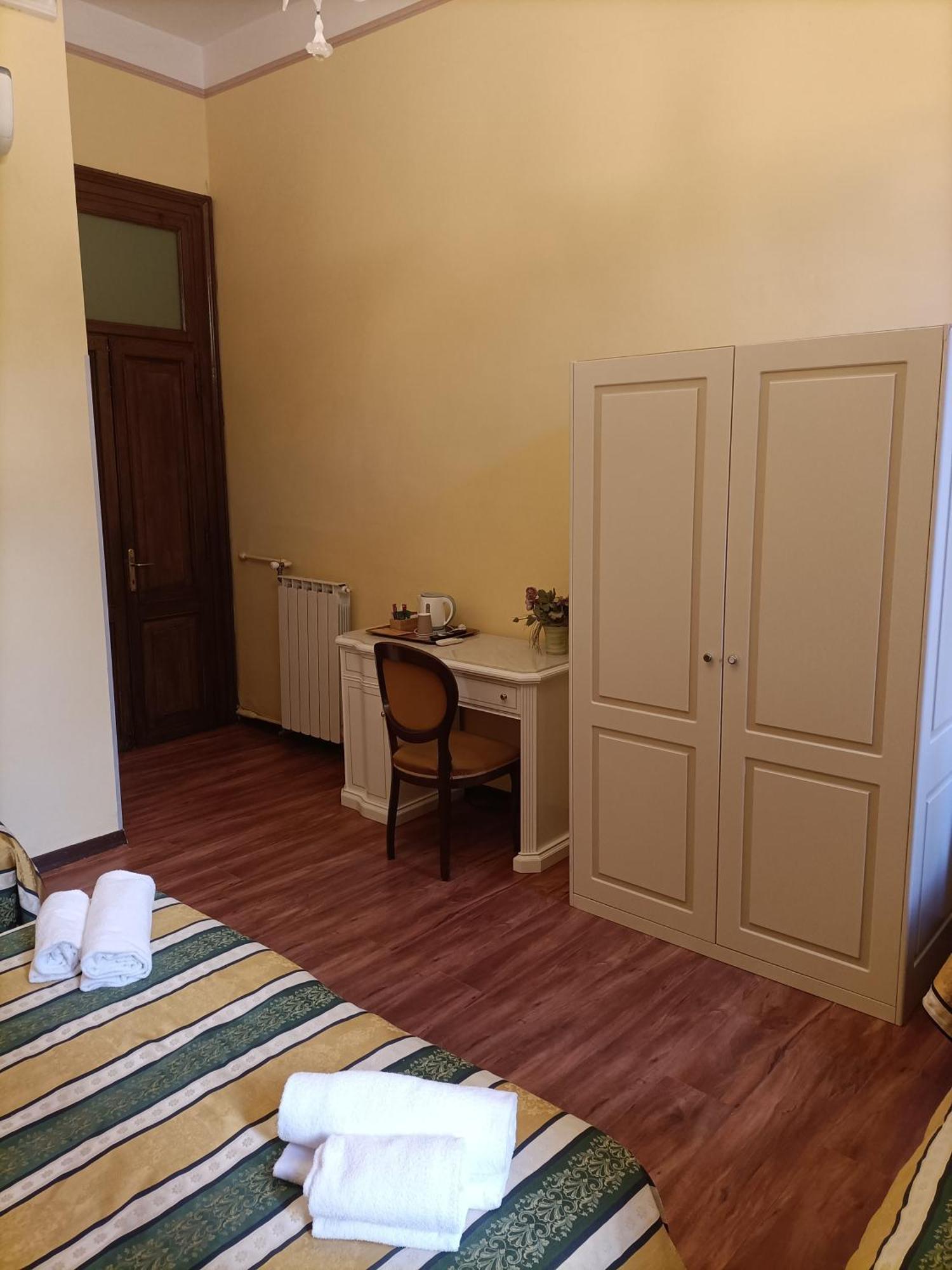 Palazzo Lion Morosini - Check In Presso Locanda Ai Santi Apostoli Veneţia Exterior foto