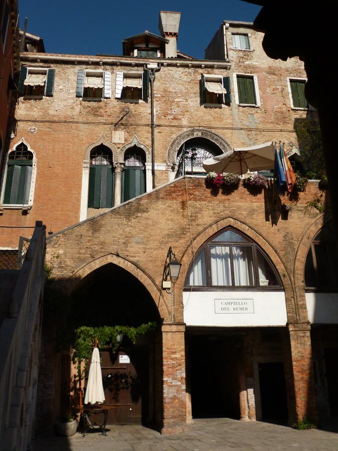 Palazzo Lion Morosini - Check In Presso Locanda Ai Santi Apostoli Veneţia Exterior foto